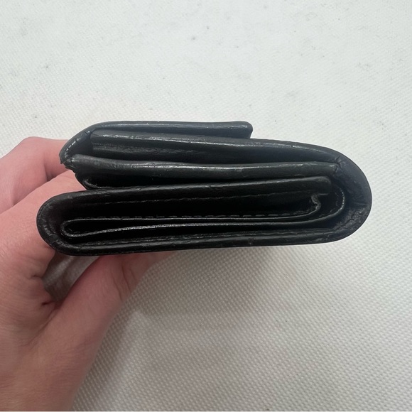 Authentic Louis Vuitton LV Monogram Eclipse Discovery Compact Wallet - Picture 6 of 14